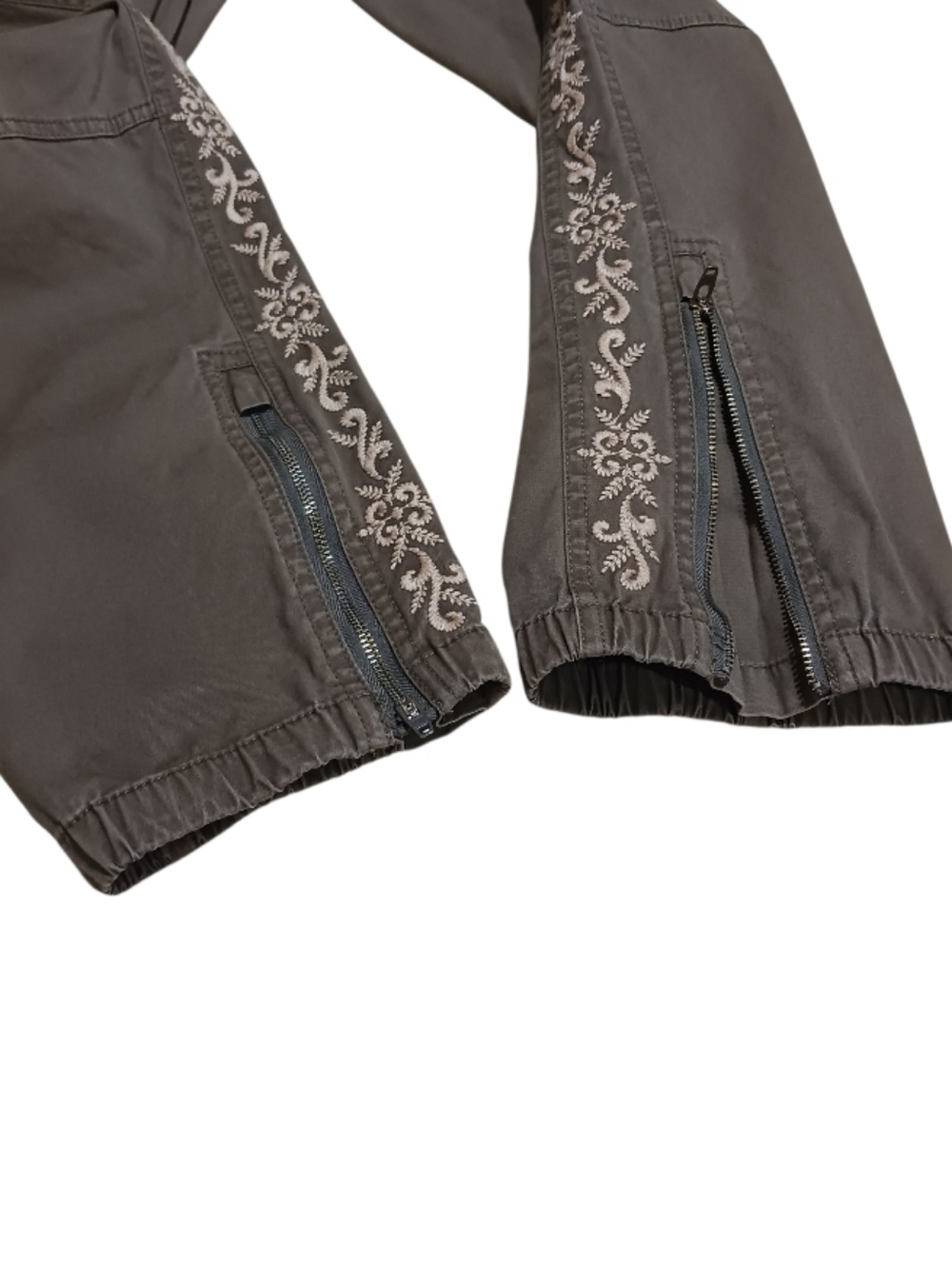Sundance Melbourne Embroidered Jogger Pants Zipper Hem - Picture 5 of 11